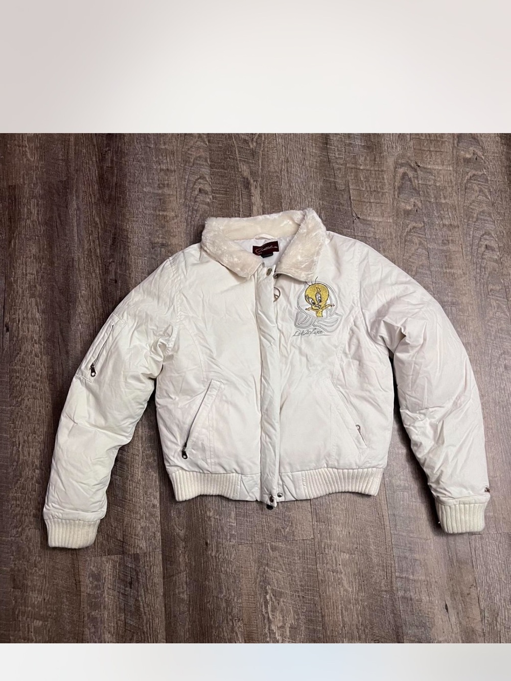 Lot29 x Looney Tunes Tweety jacket 
Warner Bros. White Jacket LUXE EDTION 2000s
